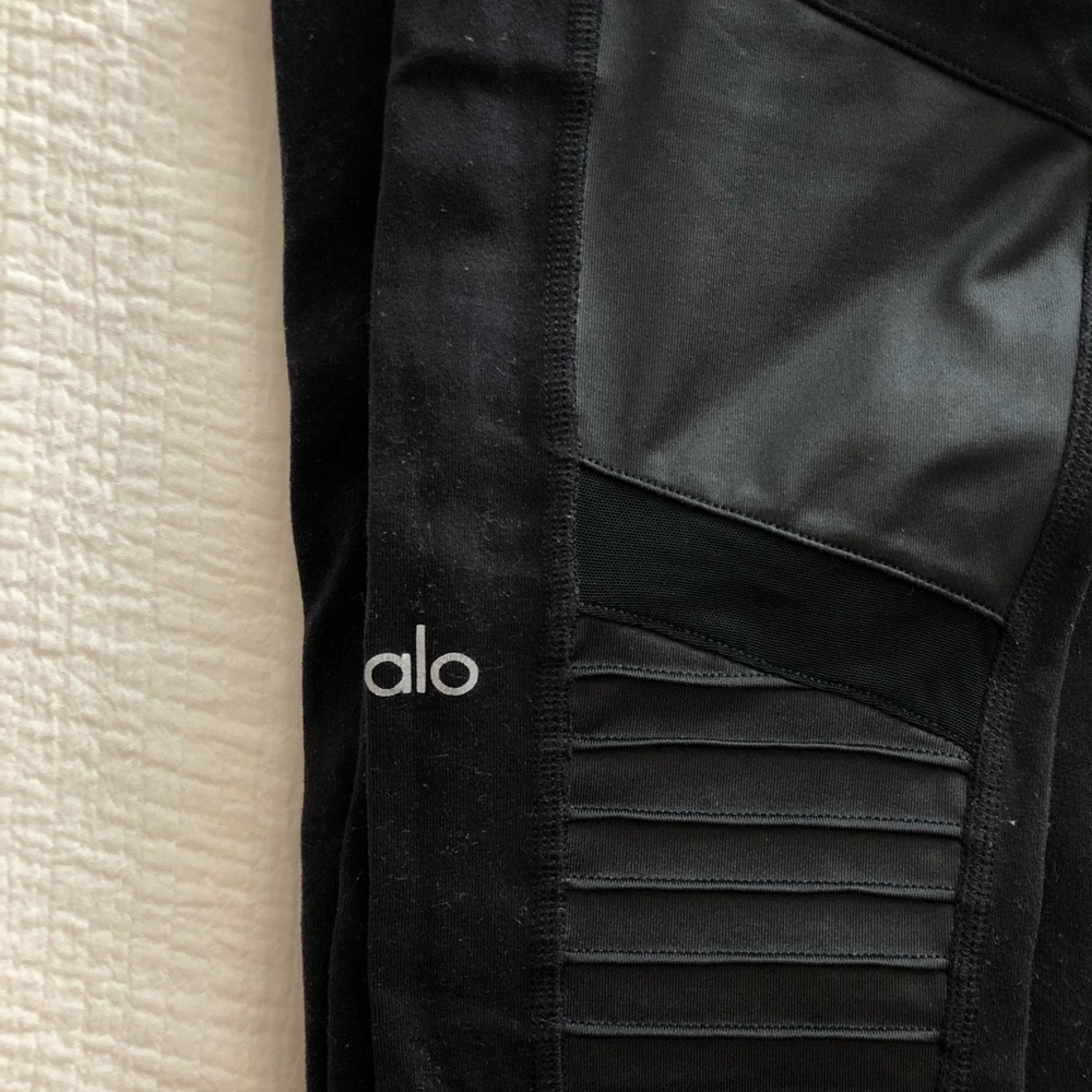 ALO Moto leggings